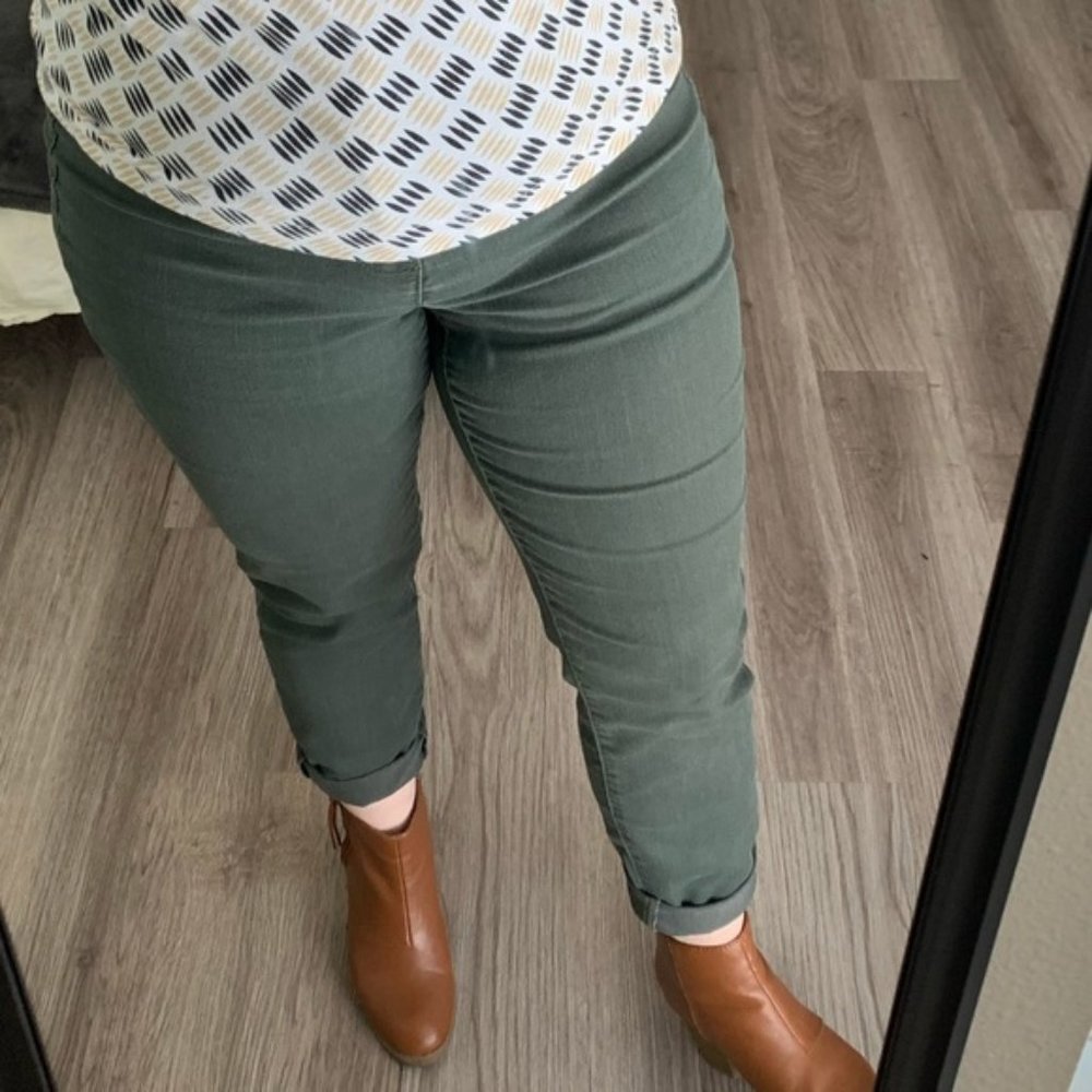 Bandolino Amelie Olive Green Jeans Size 8